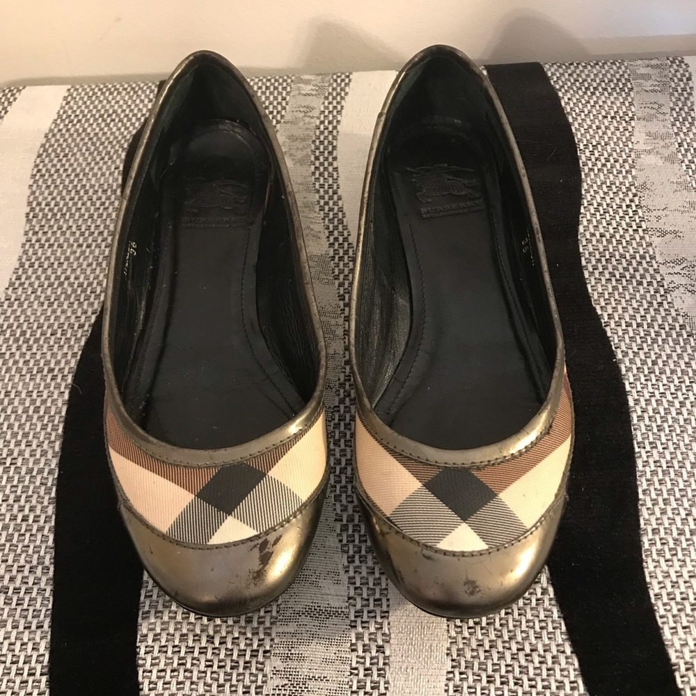 Burberry Checkered Flats in Black and Cream